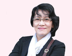 Bác sĩ Nguyễn Thị Bạch Nga, Phó giám đốc Bệnh viện Hùng Vương TP HCM.